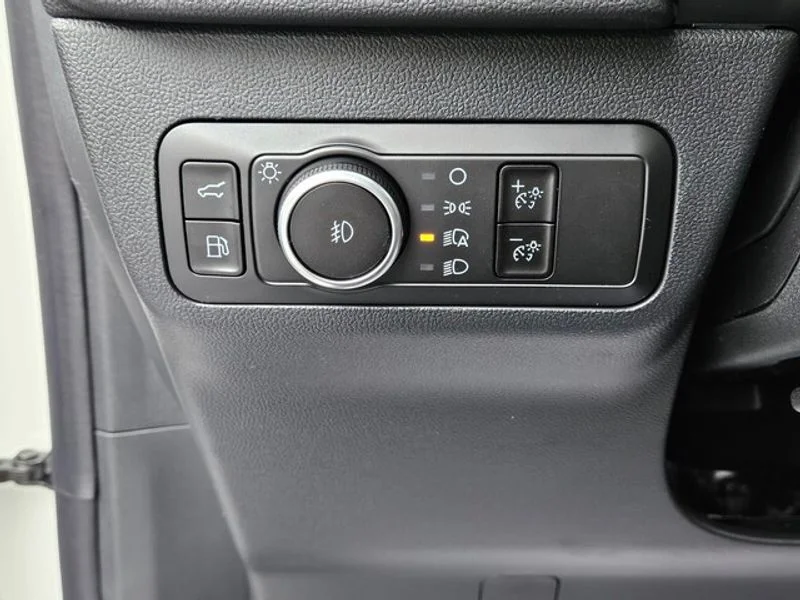 New 2026 star white metallic tri-coat Ford ST-Line Select image 27