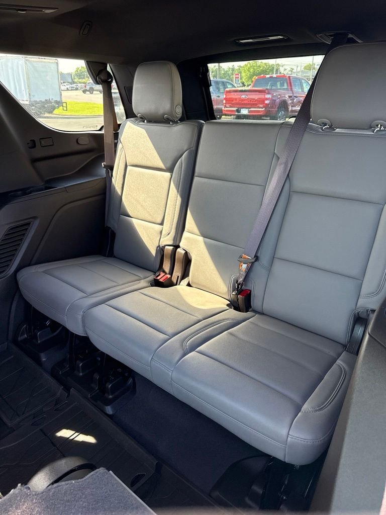 Used 2022 Black Chevrolet Z71 image 14