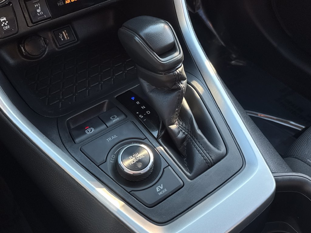 Used 2025 Silver Toyota XLE image 26