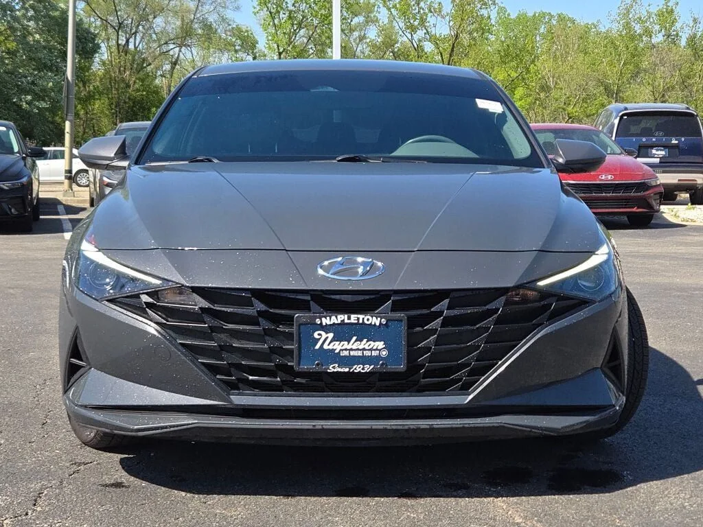 Used 2023 Gray Hyundai SEL image 4