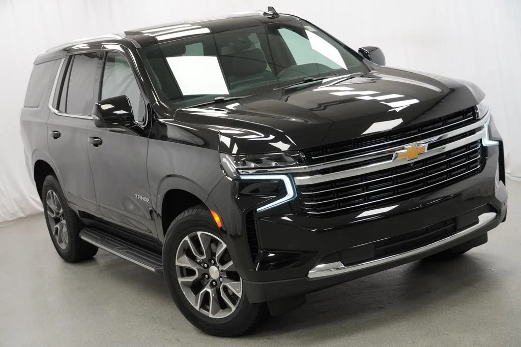 Used 2022 Black Chevrolet LT image 3