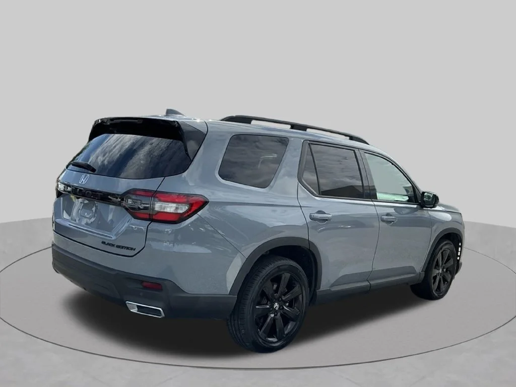 Used 2025  Honda Black Edition image 10