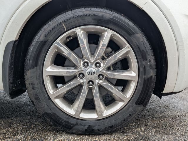 Used 2017 White Kia SX Limited image 9