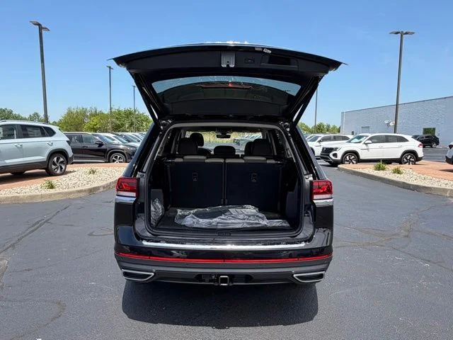 New 2026 Black Volkswagen 2.0T SEL image 3