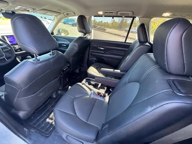 Used 2025 Pearl Toyota XLE image 19