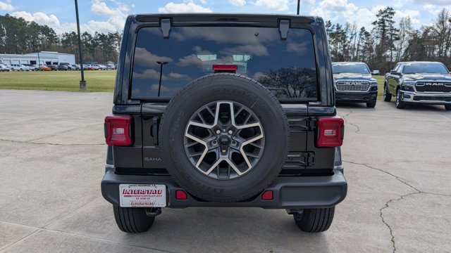 New 2026 Black Clear-Coat Exterior Paint Jeep Sahara image 4