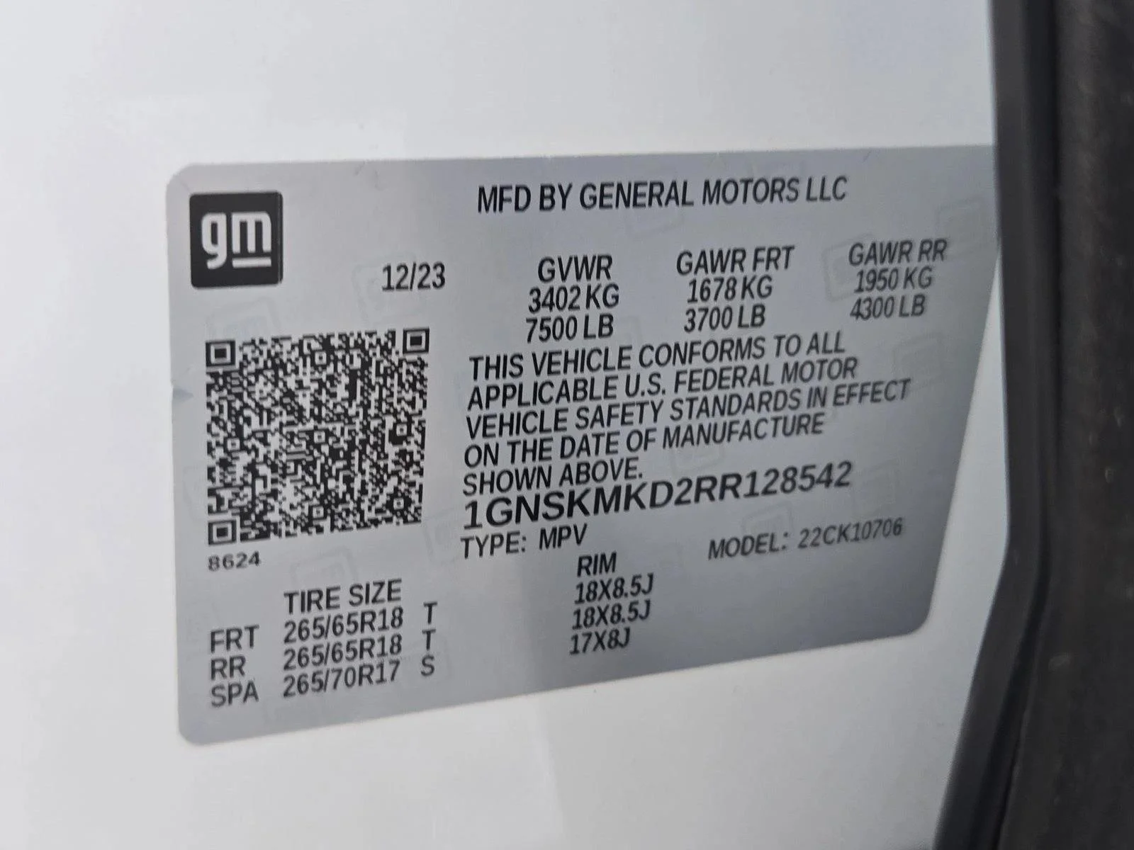 Used 2024 Summit White Chevrolet LS image 14