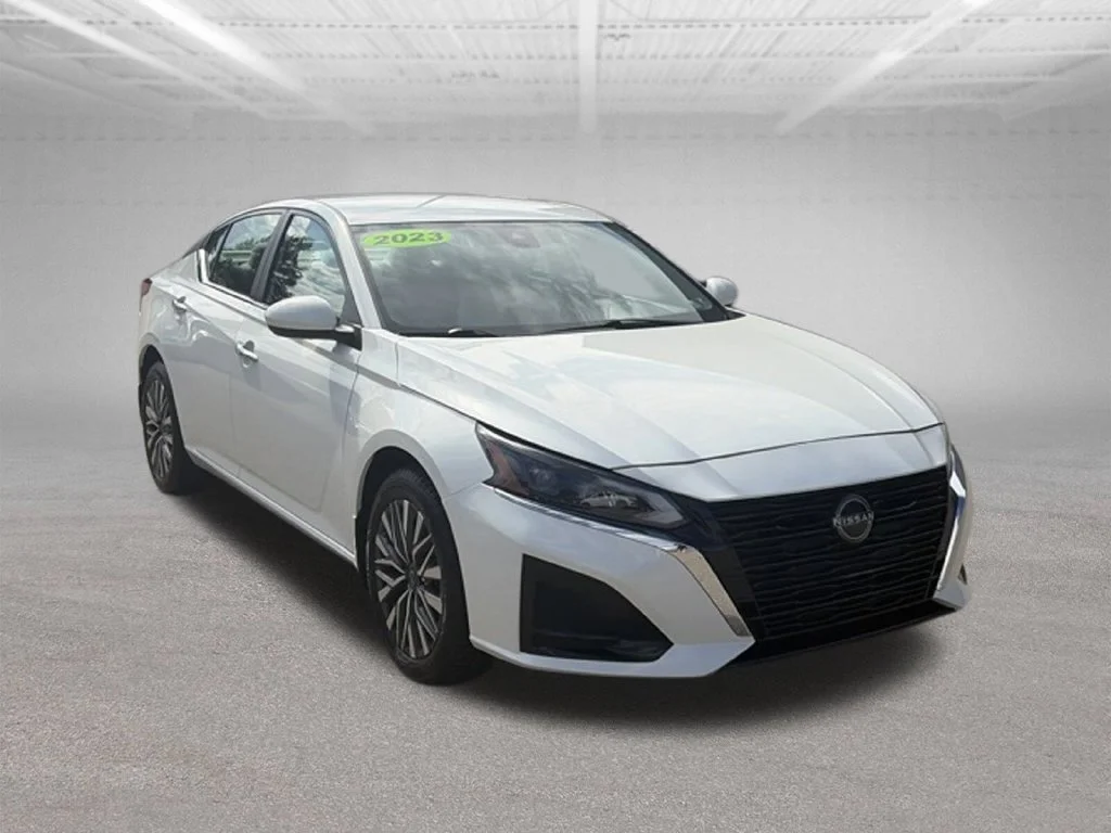 Used 2023 White Nissan 2.5 SV image 8