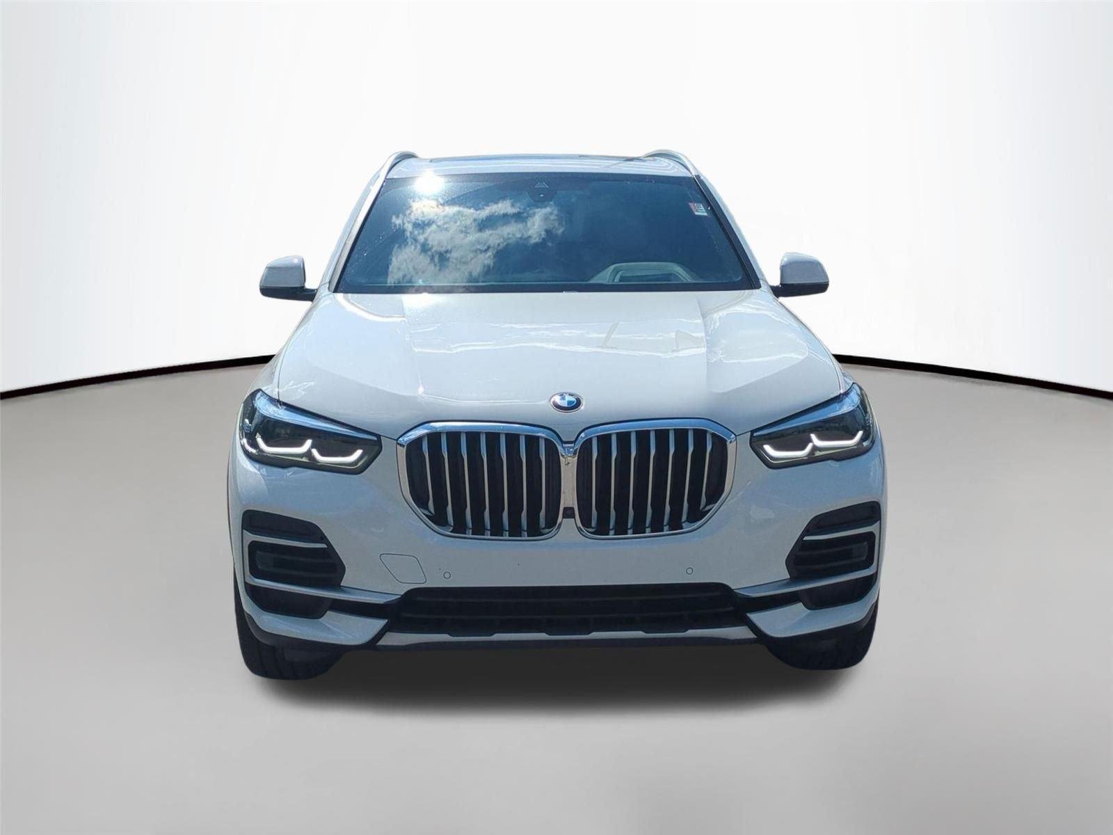 Used 2022 Alpine White BMW sDrive40i image 8