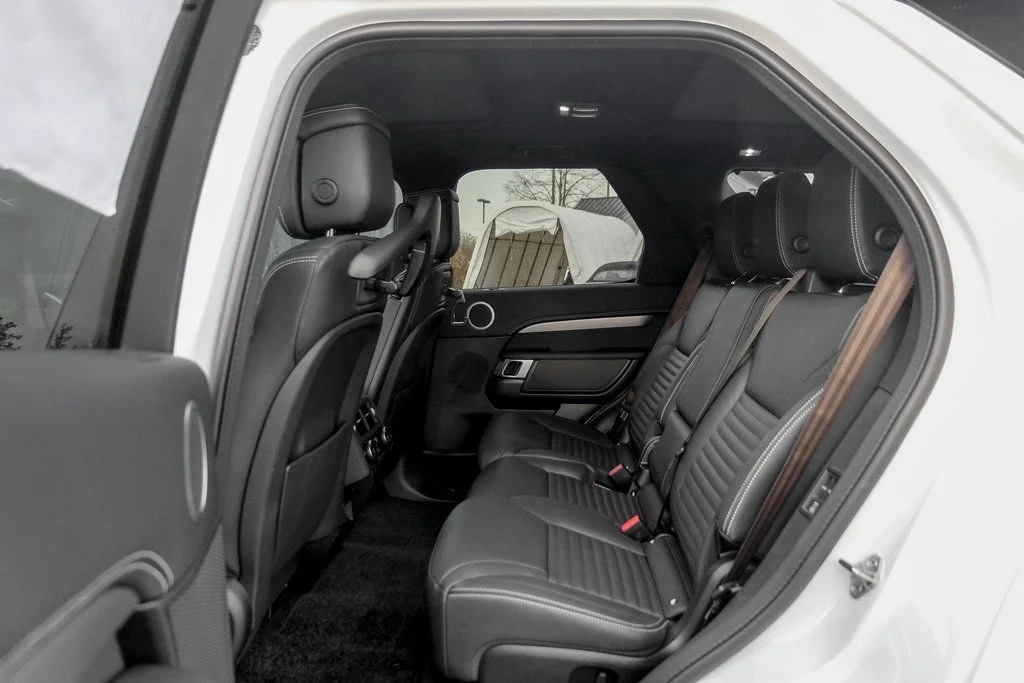 Certified Used 2025 Fuji White Land Rover Dynamic SE image 15