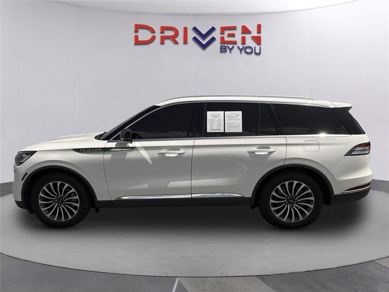 Used 2022 Pristine White Metallic Tri-Coat Lincoln Reserve image 7