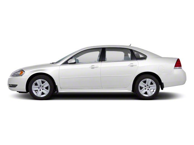 Used 2010 Summit White Chevrolet LS image 3