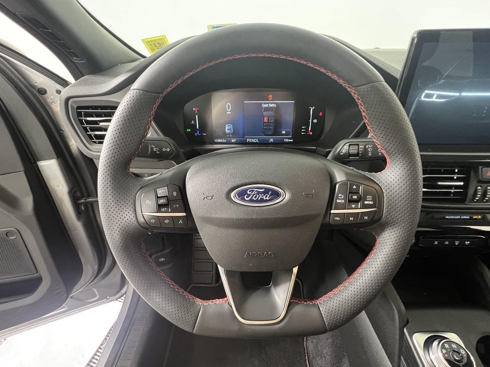 Used 2023 Iconic Silver Ford ST-Line image 15