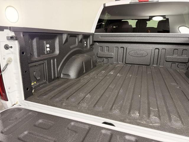 New 2026 Oxford White Ford XLT image 7
