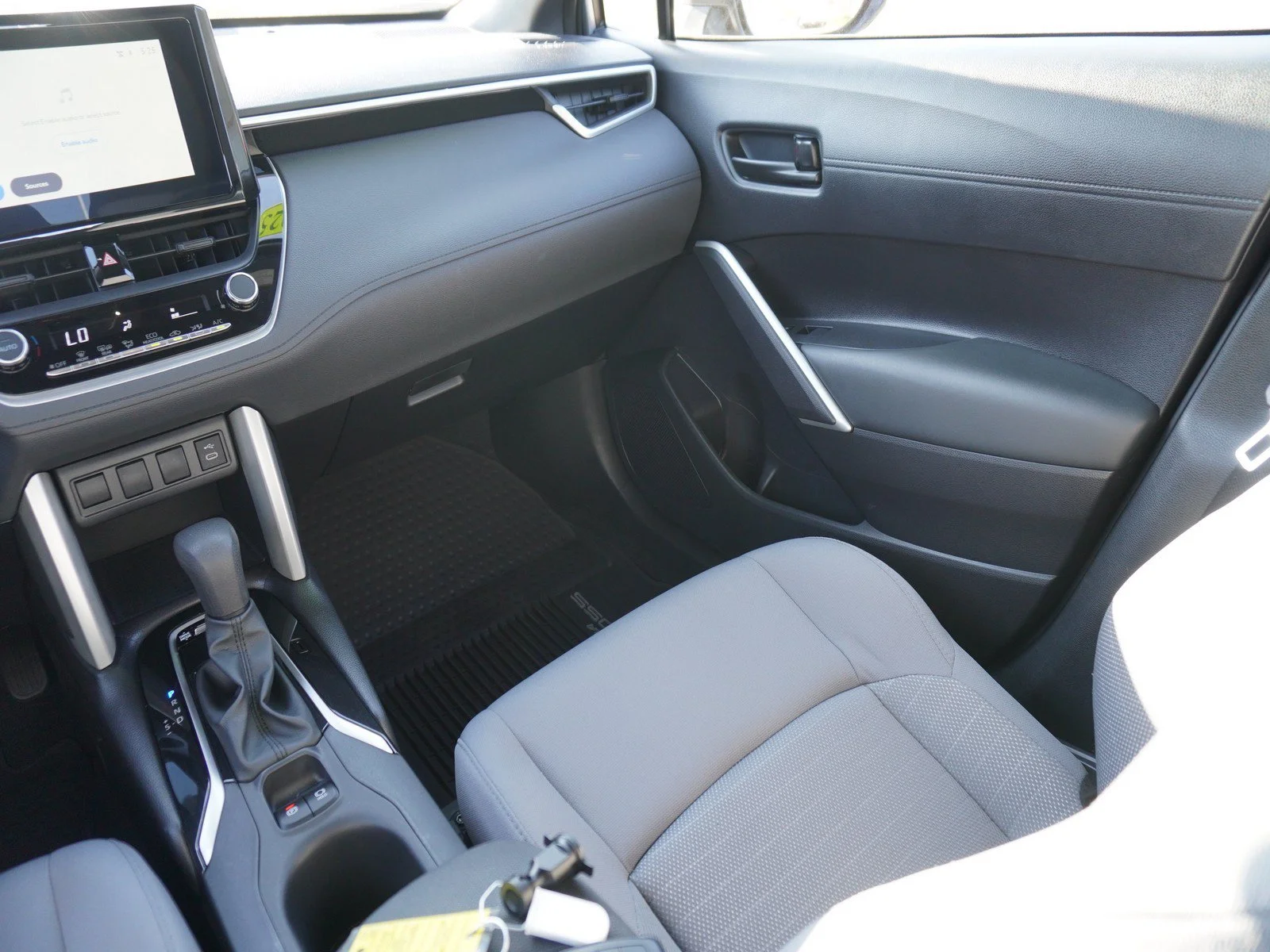 Used 2025 Silver Toyota Hybrid S image 17