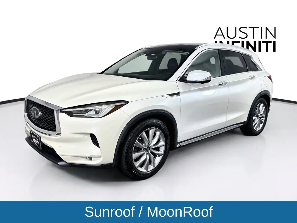 Used 2020 White INFINITI ESSENTIAL image 3