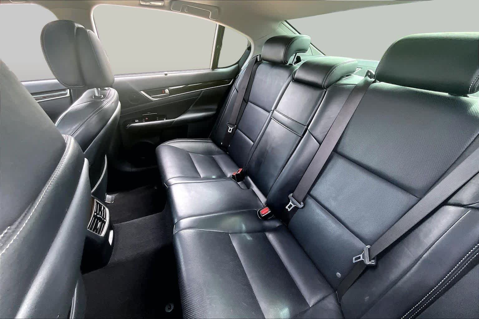 Used 2014 Liquid Platinum Lexus  image 19
