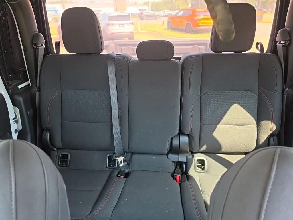 Used 2023 White/off-white Jeep Rubicon image 23