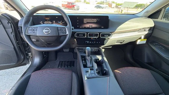 2026 Nissan Sentra SR - Photo 18