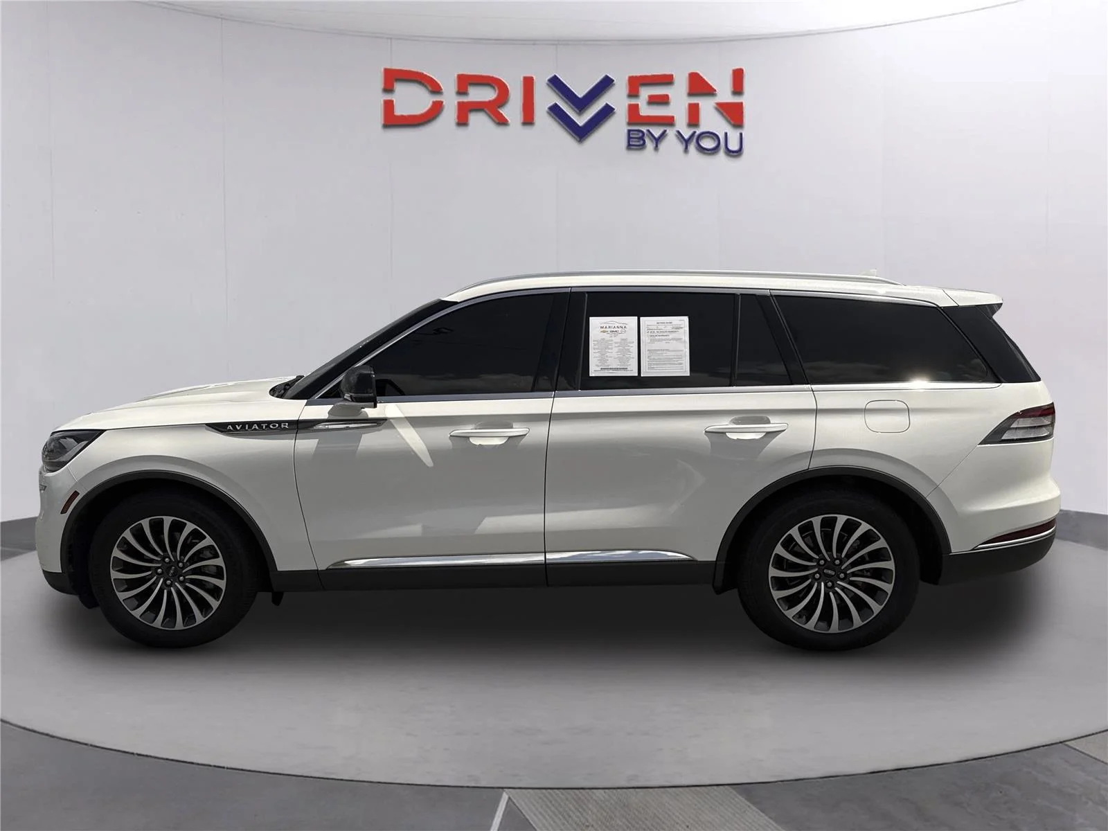 Used 2022 Pristine White Metallic Tri-Coat Lincoln Reserve image 7