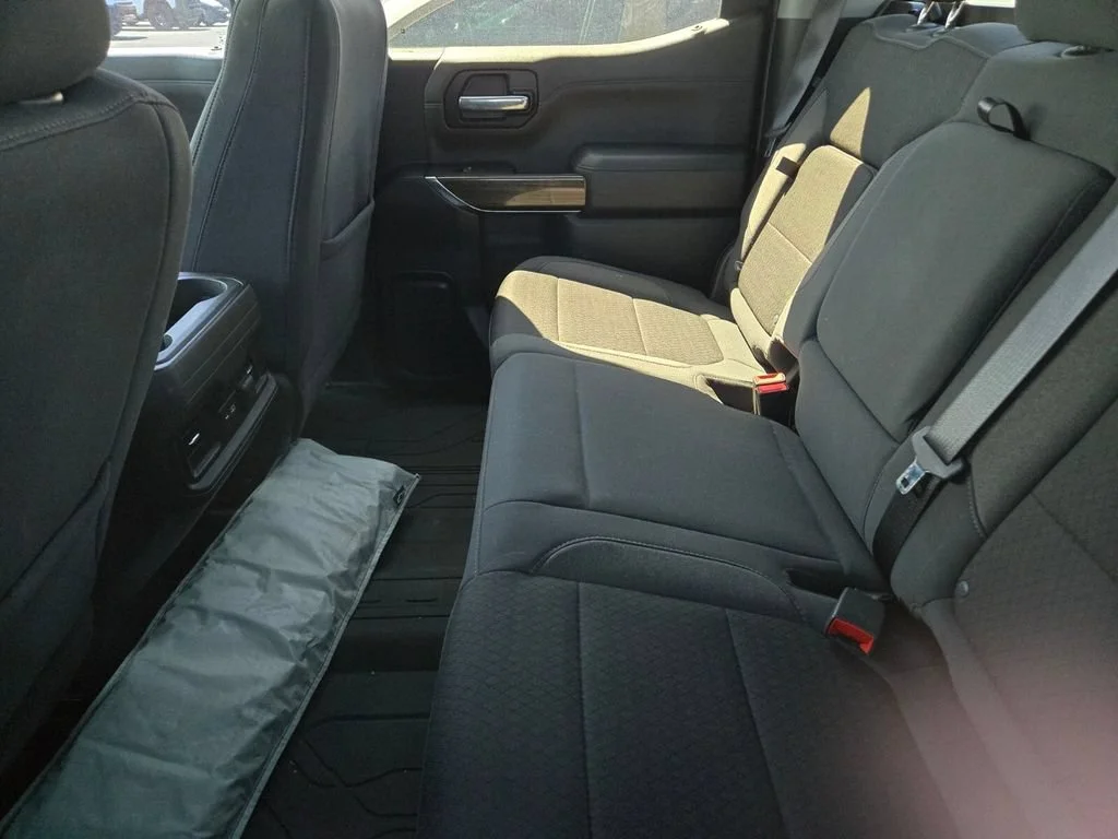 Used 2022 SUMMIT WHITE Chevrolet RST image 4