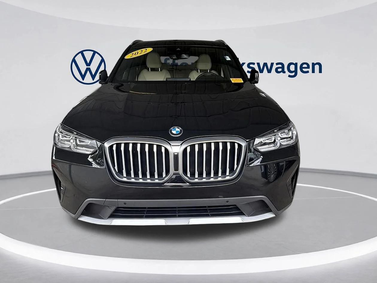 Used 2022 Black BMW sDrive30i image 2