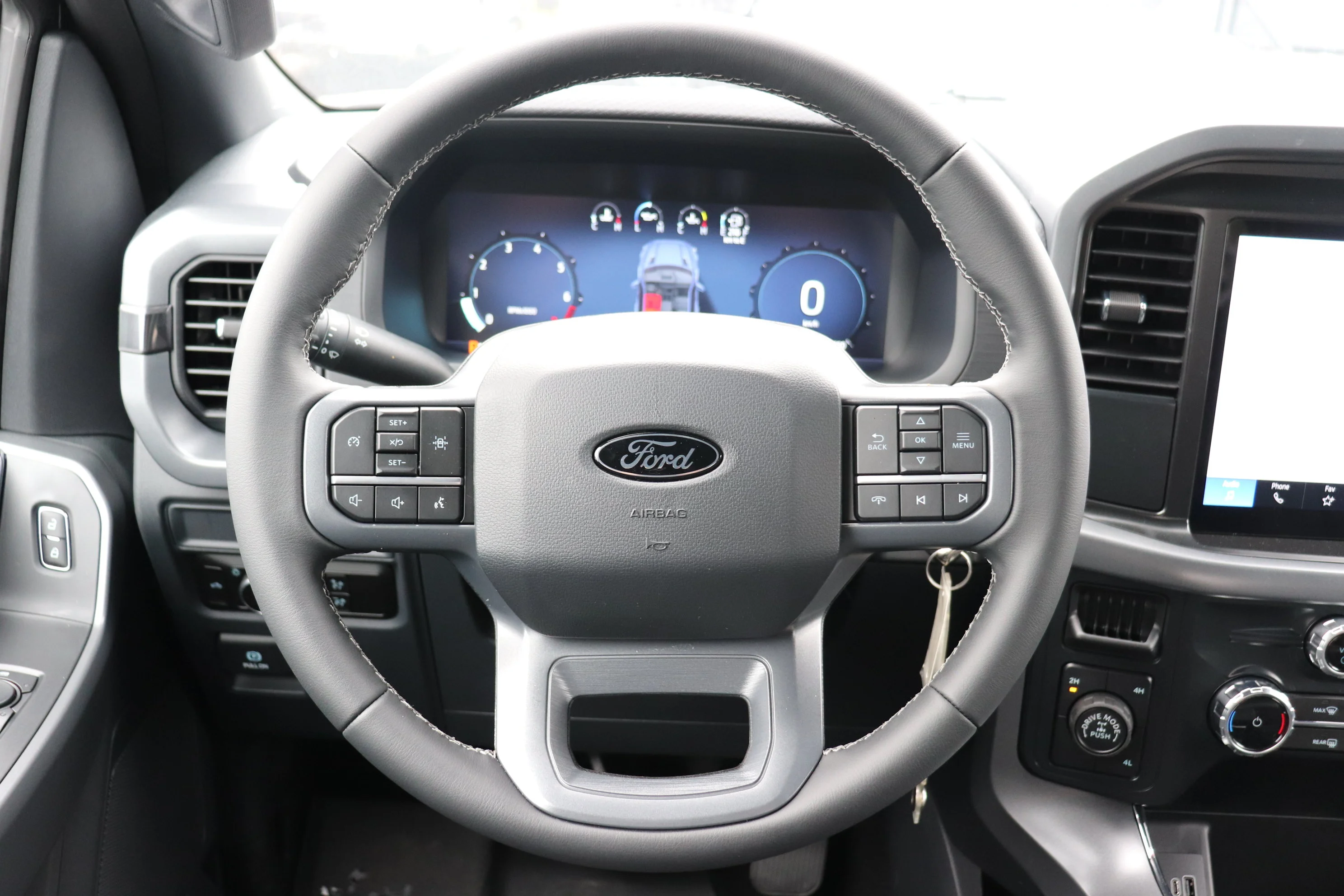 New 2026 AGATE BLACK METALLIC Ford XLT image 13