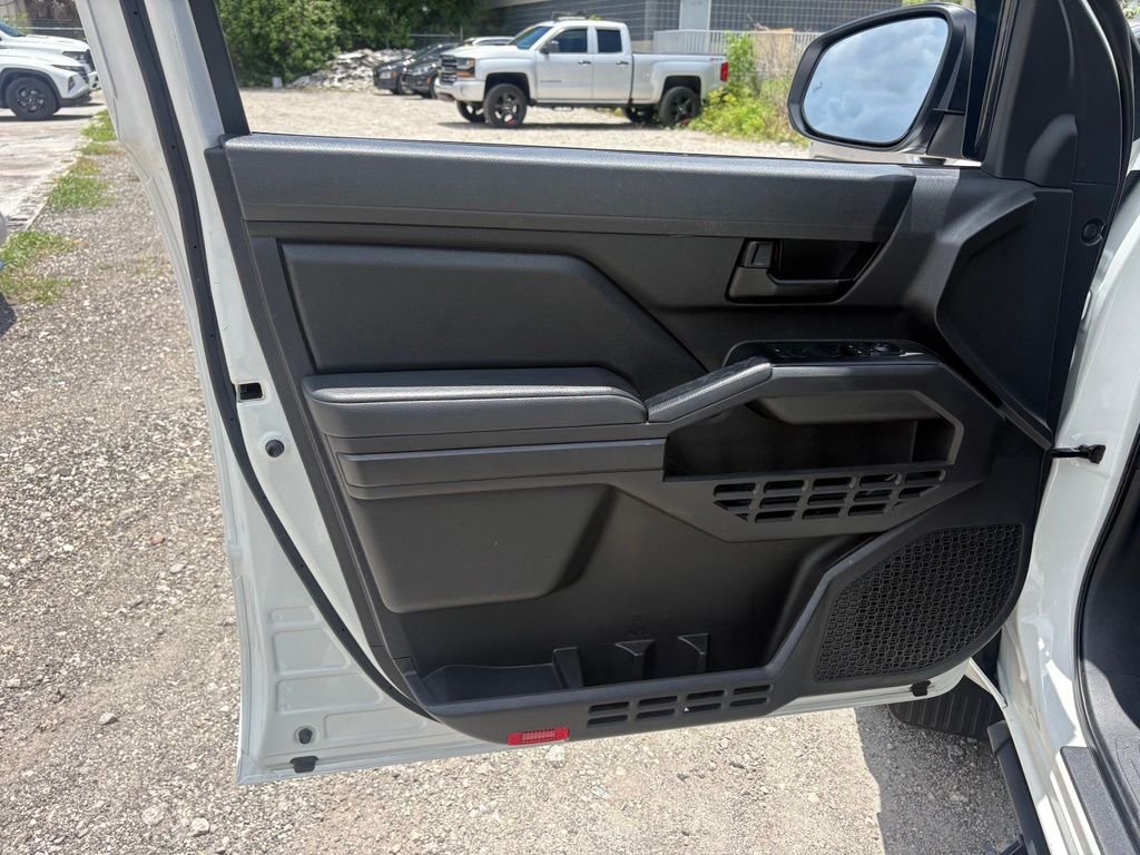 2025 Toyota Tacoma SR - Photo 10
