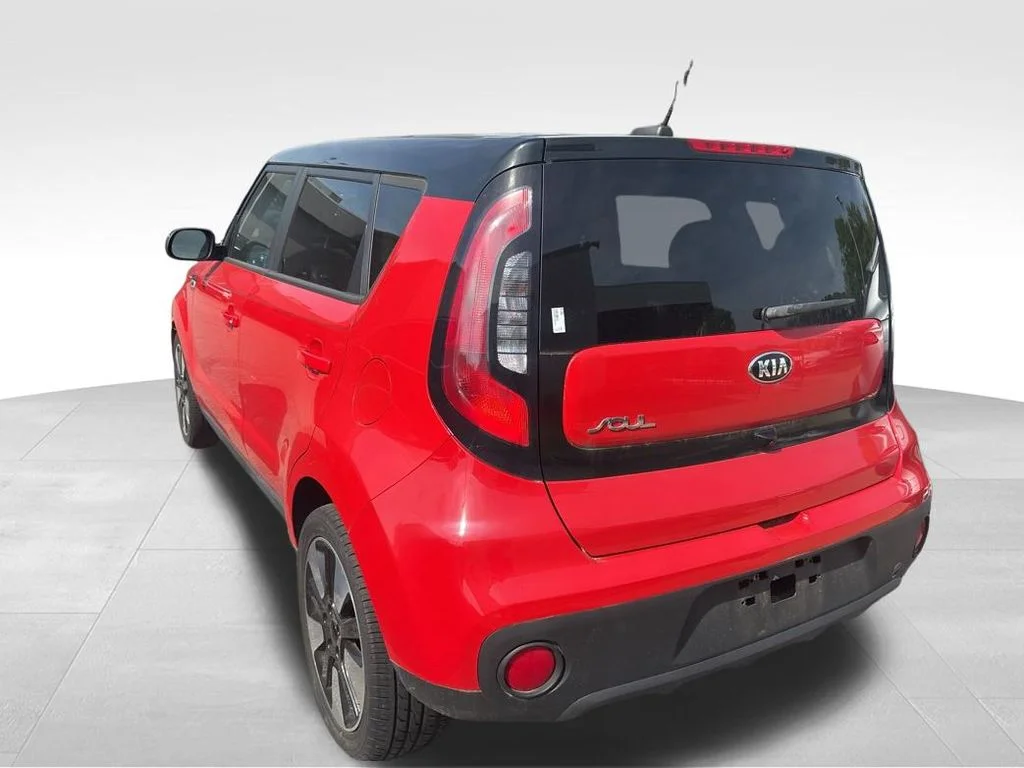 Used 2018 Red Kia Plus image 14