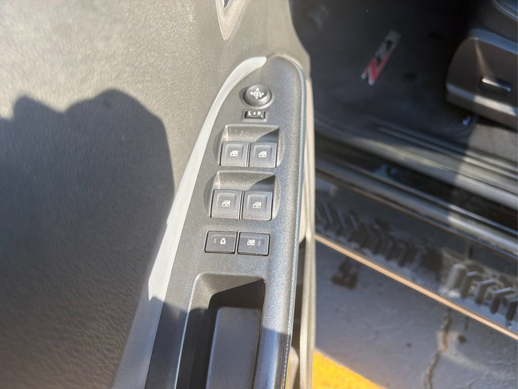 Used 2022 Black Chevrolet Z71 image 32