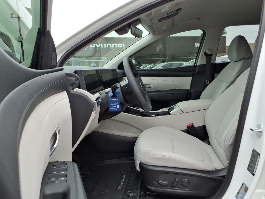 New 2026 White Hyundai SEL FWD image 14
