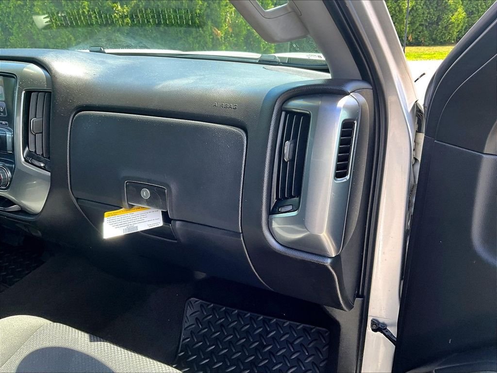 Used 2018 Silver Chevrolet LT image 13