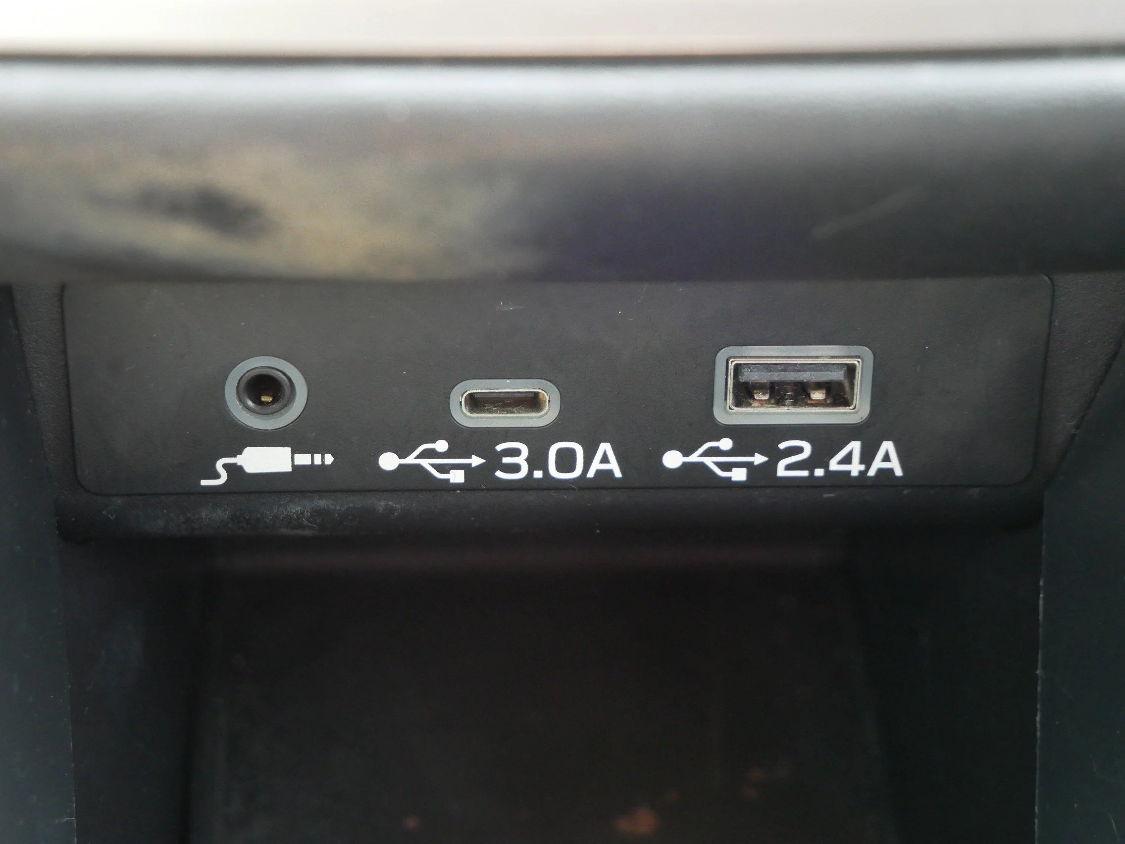 Used 2024 Crystal Black Silica Subaru Premium image 32