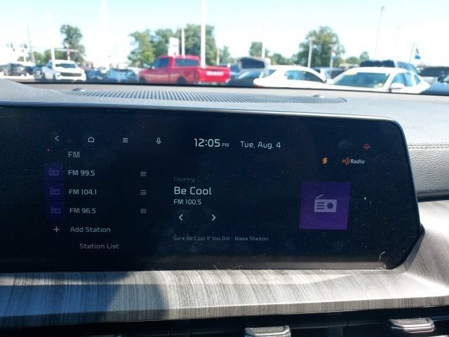 Used 2024  Kia EX image 13