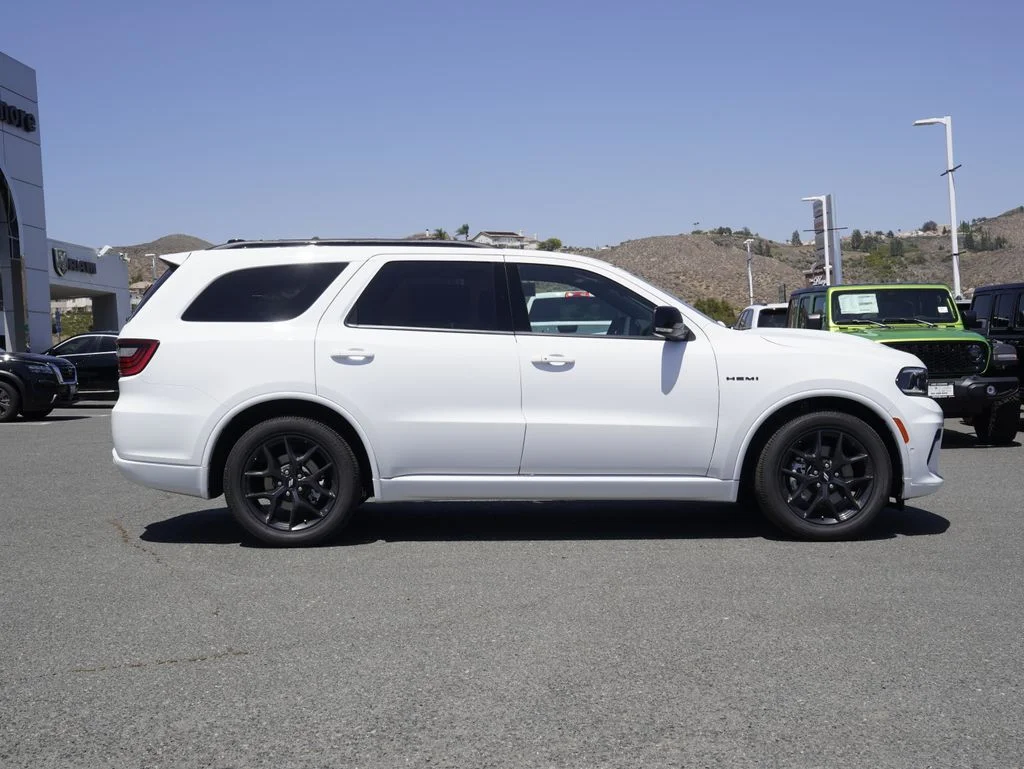 New 2026 White Knuckle Clear-Coat Exterior Paint Dodge GT Plus HEMI V8 image 2