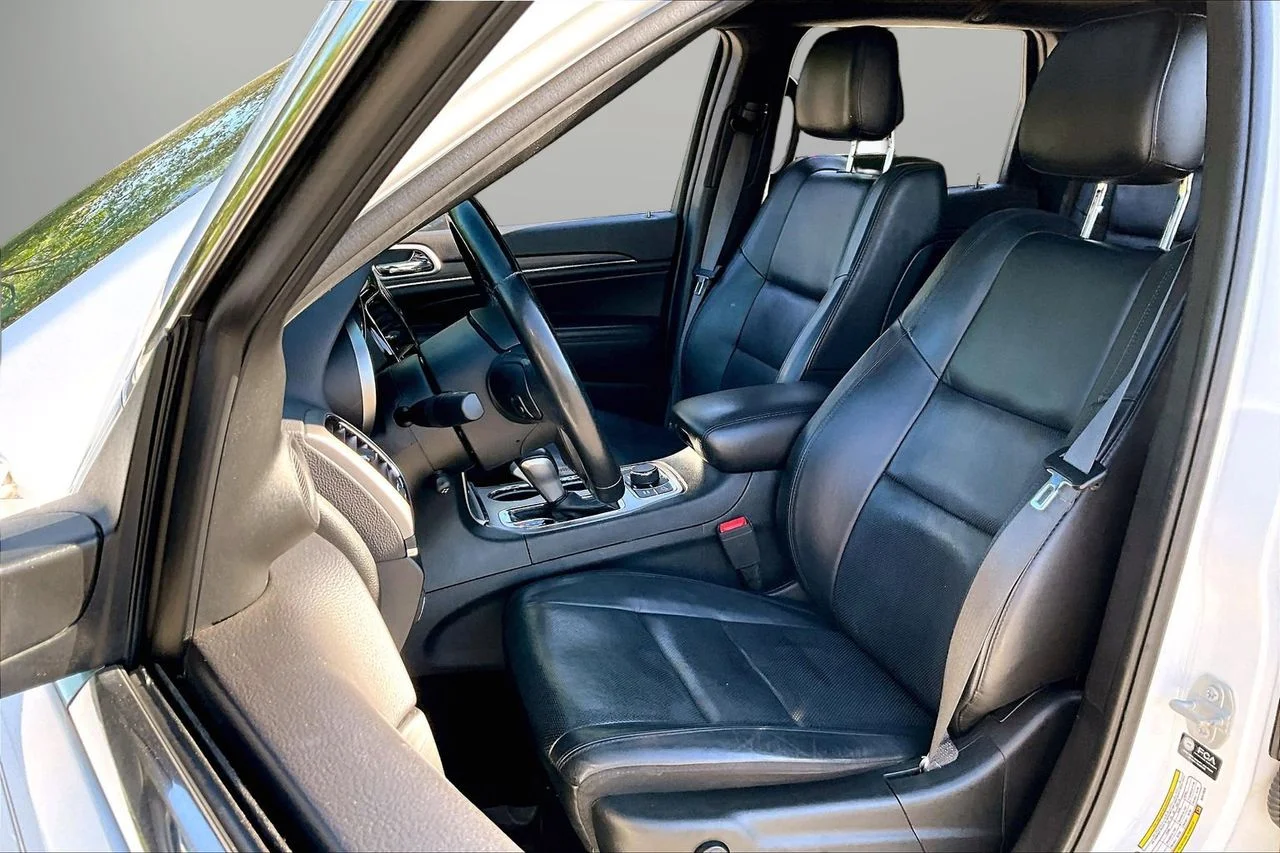 Certified Used 2021 White Jeep Limited image 22