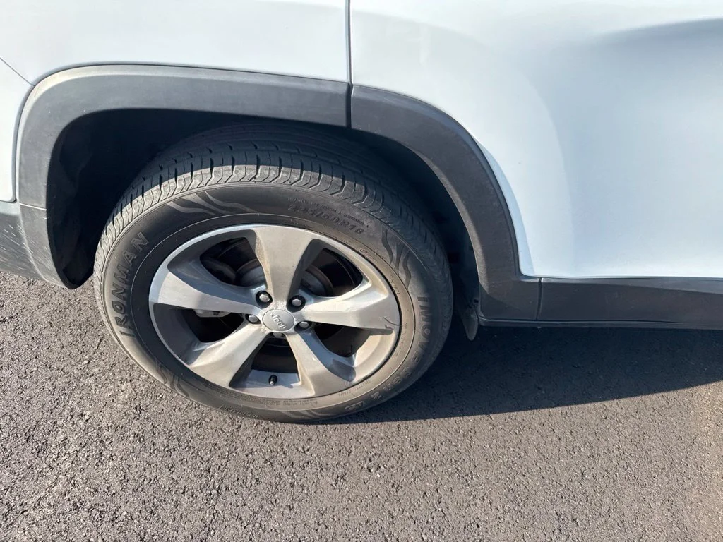 Used 2019 White Jeep Limited image 20