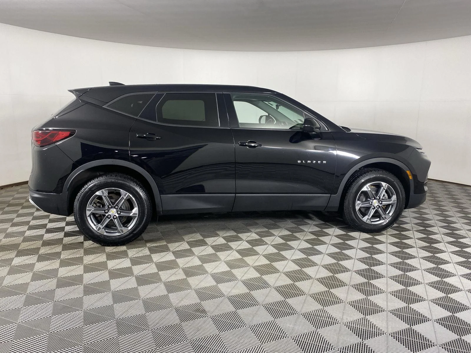 Used 2023 Black Chevrolet 2LT image 8