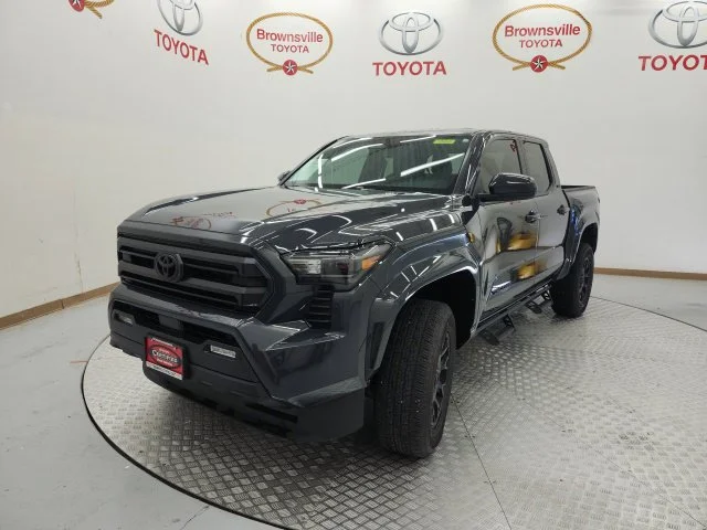 Used 2025  Toyota SR5 image 2