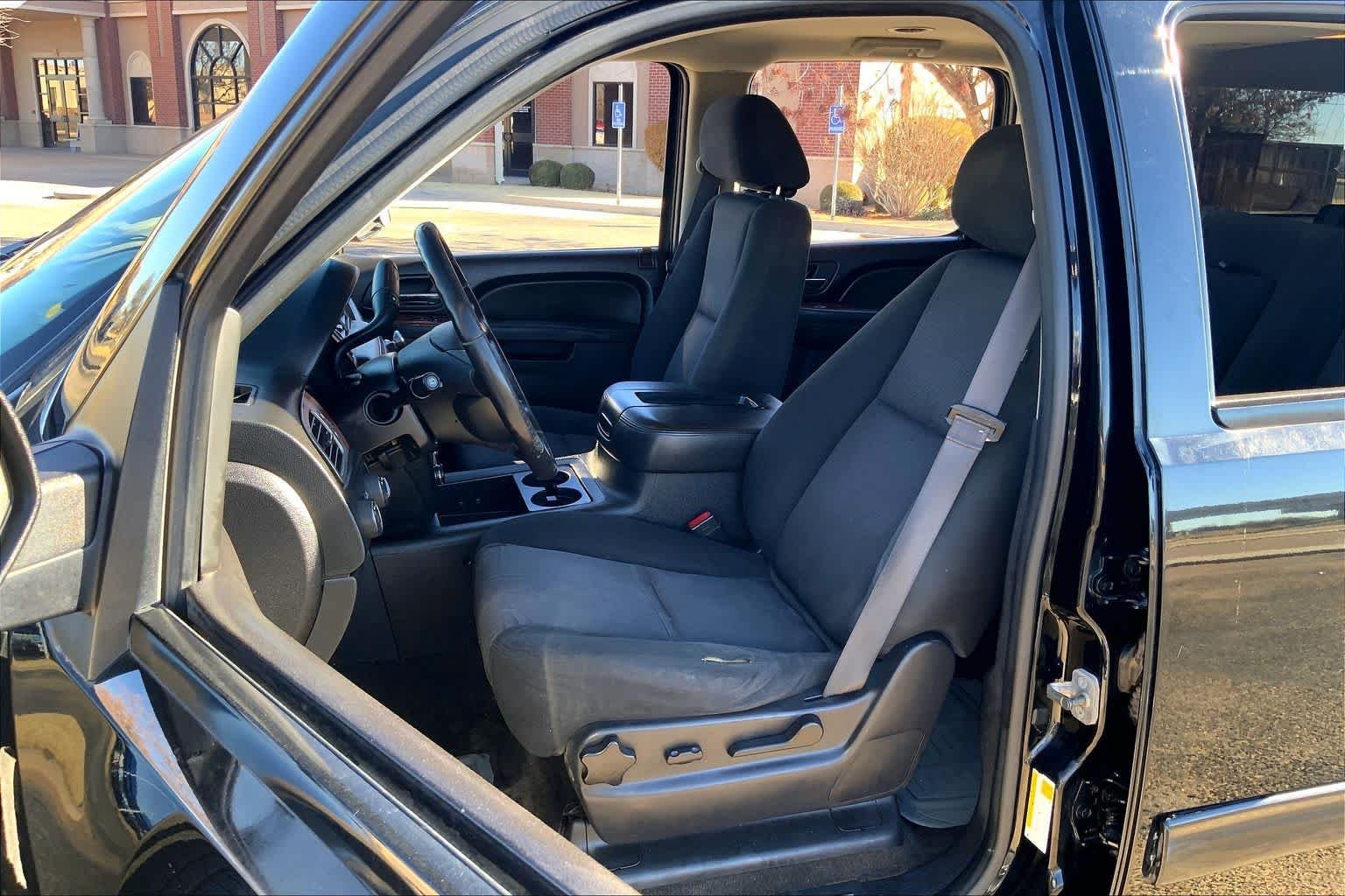 Used 2013 Black Chevrolet LS image 7
