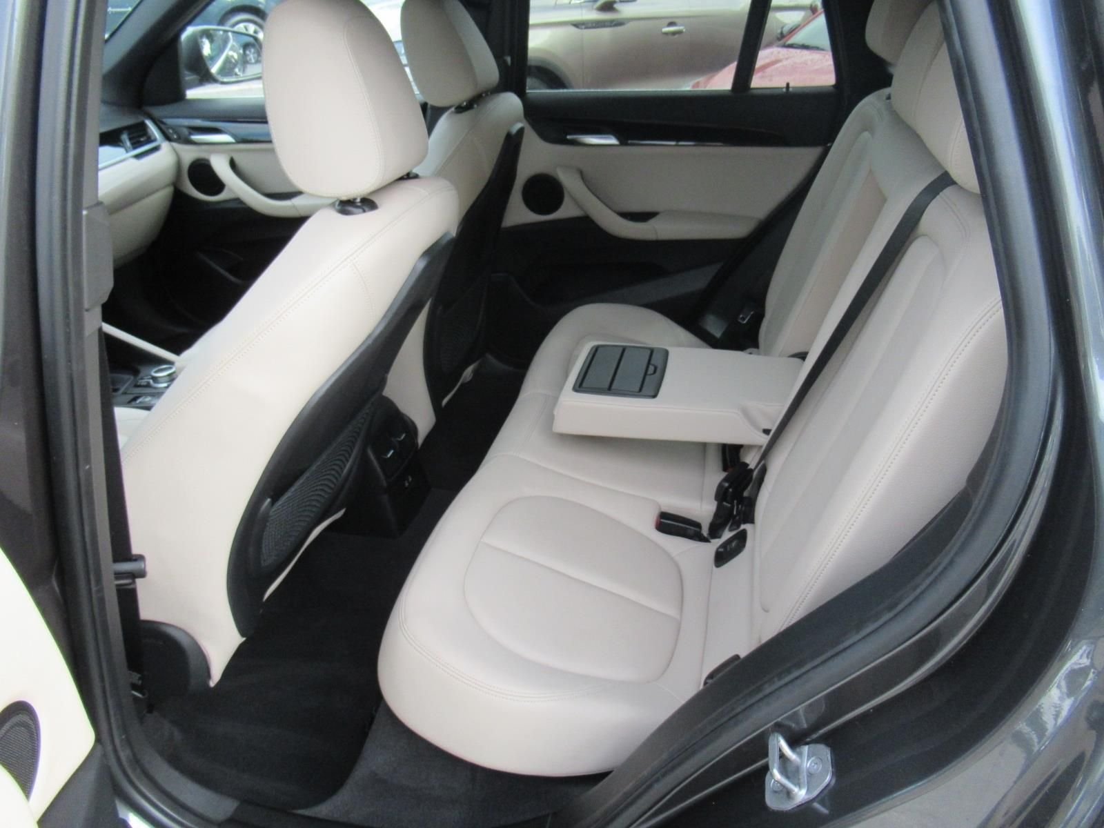 Used 2022 Gray BMW sDrive28i image 33