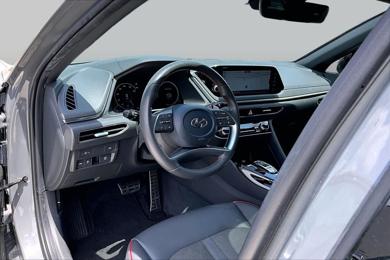 Used 2023 Hampton Gray Hyundai SEL Plus image 17