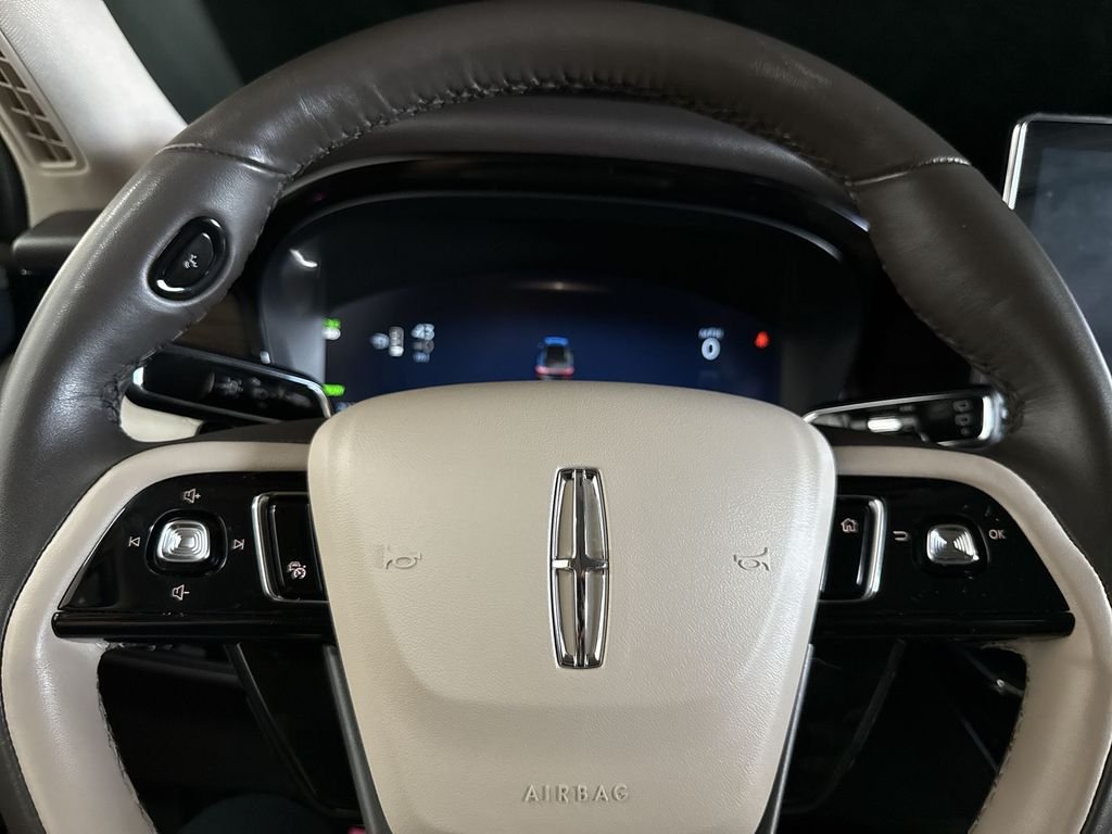 Used 2024 Black Metallic Lincoln Grand Touring image 22