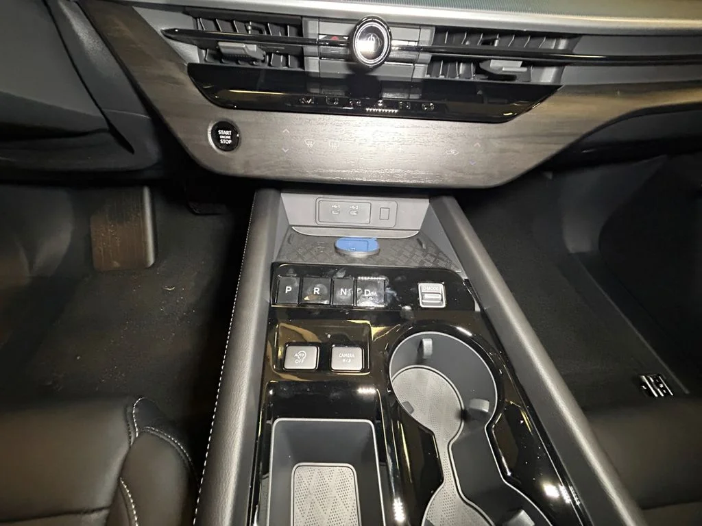 New 2027 Everest White Pearl Tricoat Nissan SL image 11