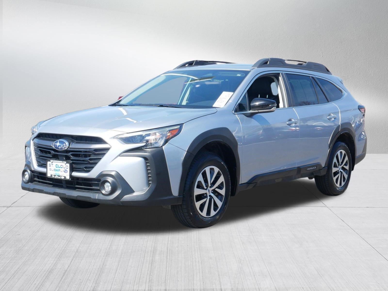 Used 2025 Ice Silver Metallic Subaru Premium image 3