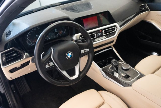 Used 2021 Black BMW 330i image 3