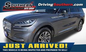 Used 2022 Gray Lincoln Reserve image 1