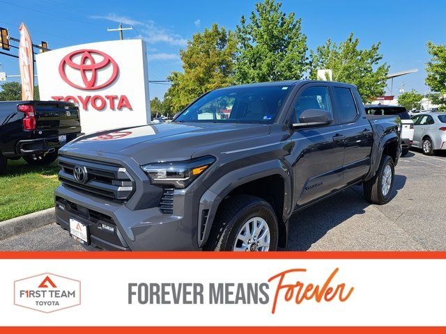 Used 2025  Toyota SR5 image 1