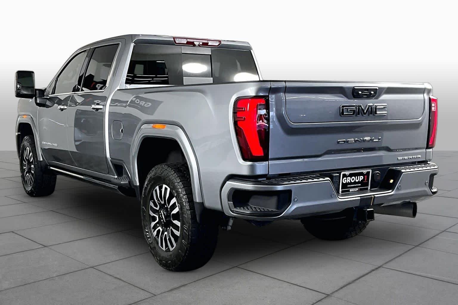 Used 2025 Sterling Metallic GMC Denali Ultimate image 12
