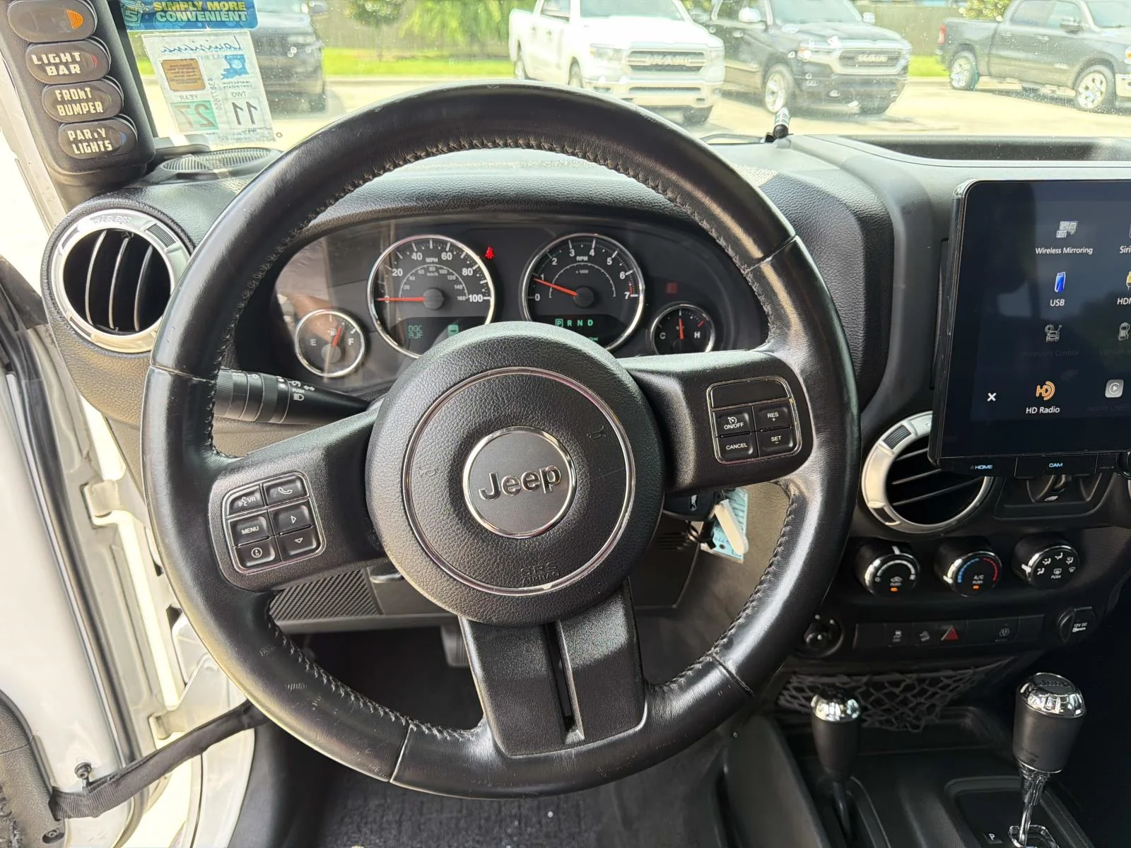 Used 2017 White Jeep Sahara 4x4 image 21